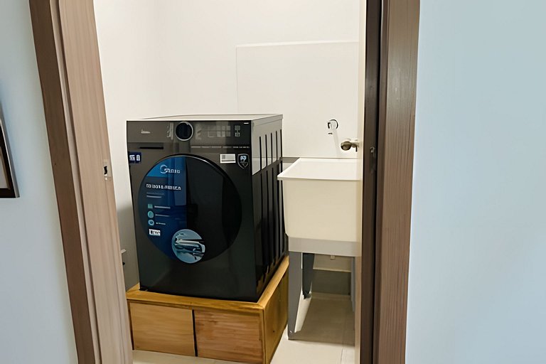 Radiant Rest Apartment