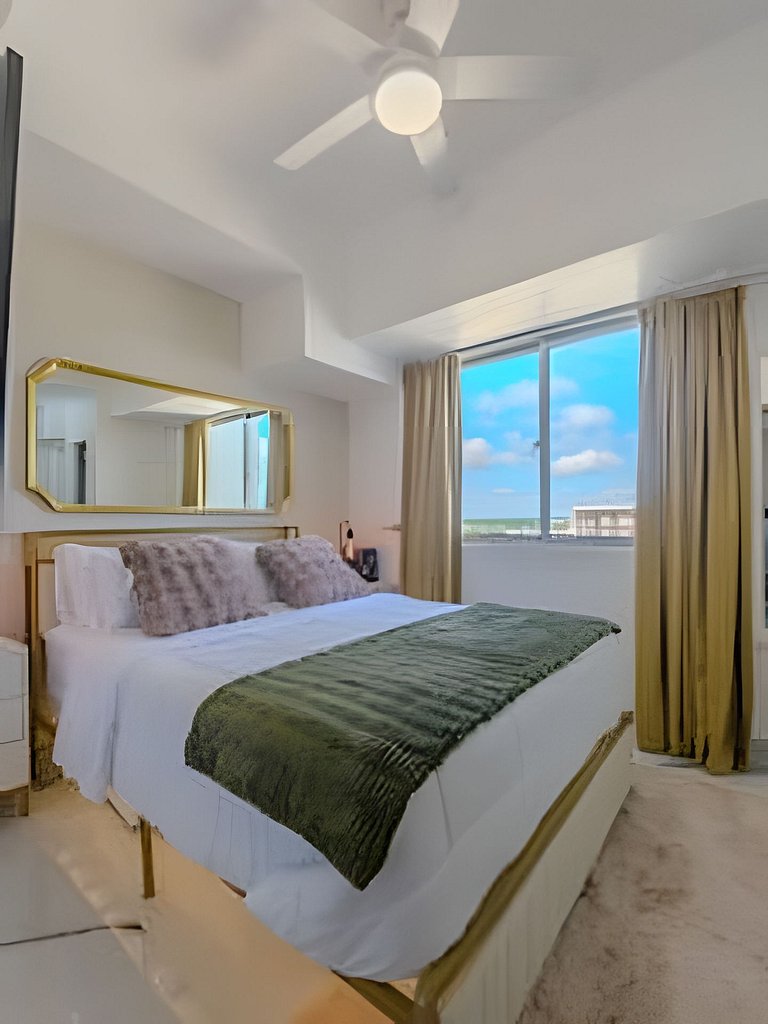 Coral Bay Studio